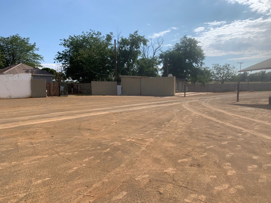 To Let commercial Property for Rent in Bainsvlei Free State